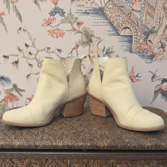 Toms Light Cream Ankle Booties - Picture 3 of 6